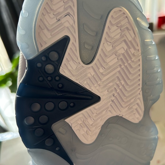 BRAND NEW Jordan Jumpman two trey size 10.5 - Picture 7 of 9